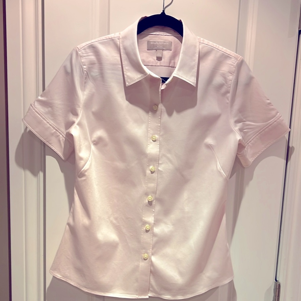 Banana Republic short sleeve shirt.